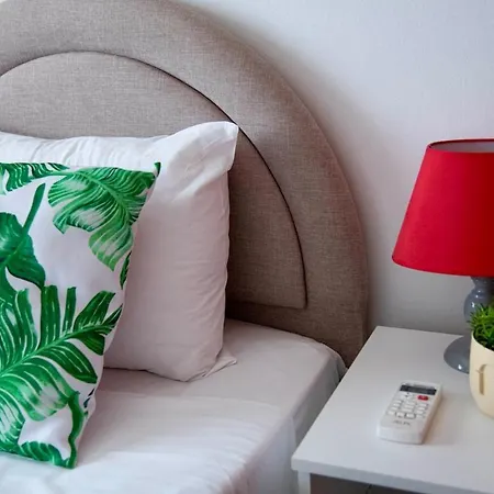 Gold Feather 2bedroom Center Location And Pool