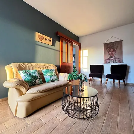 Gold Feather 2bedroom Center Location And Pool Διαμέρισμα *