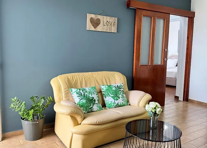 Gold Feather 2bedroom Center Location And Pool