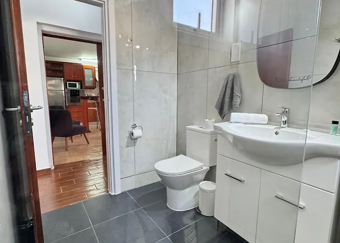 Gold Feather 2bedroom Center Location And Pool Daire Aya Napa