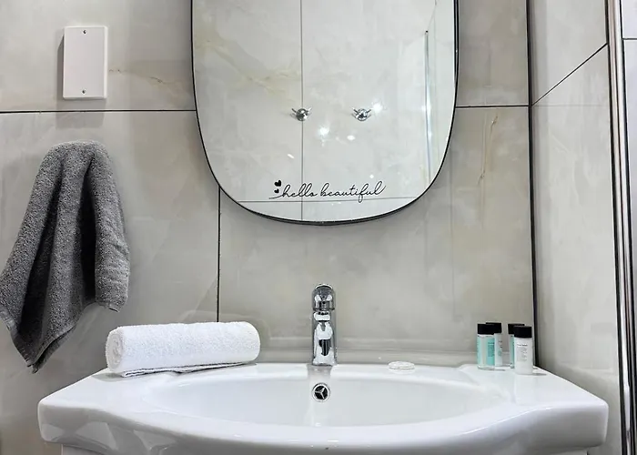 Gold Feather 2bedroom Center Location And Pool