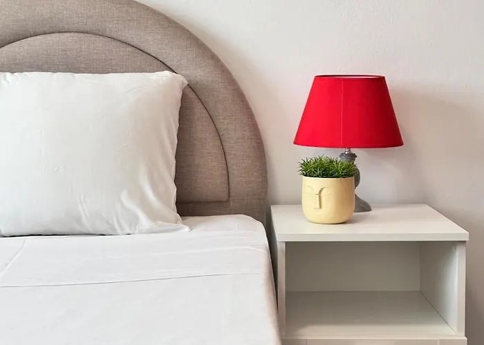 Gold Feather 2bedroom Center Location And Pool Daire Aya Napa