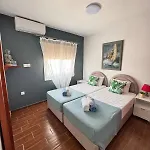 Gold Feather 2bedroom Center Location And Pool Апартаменты